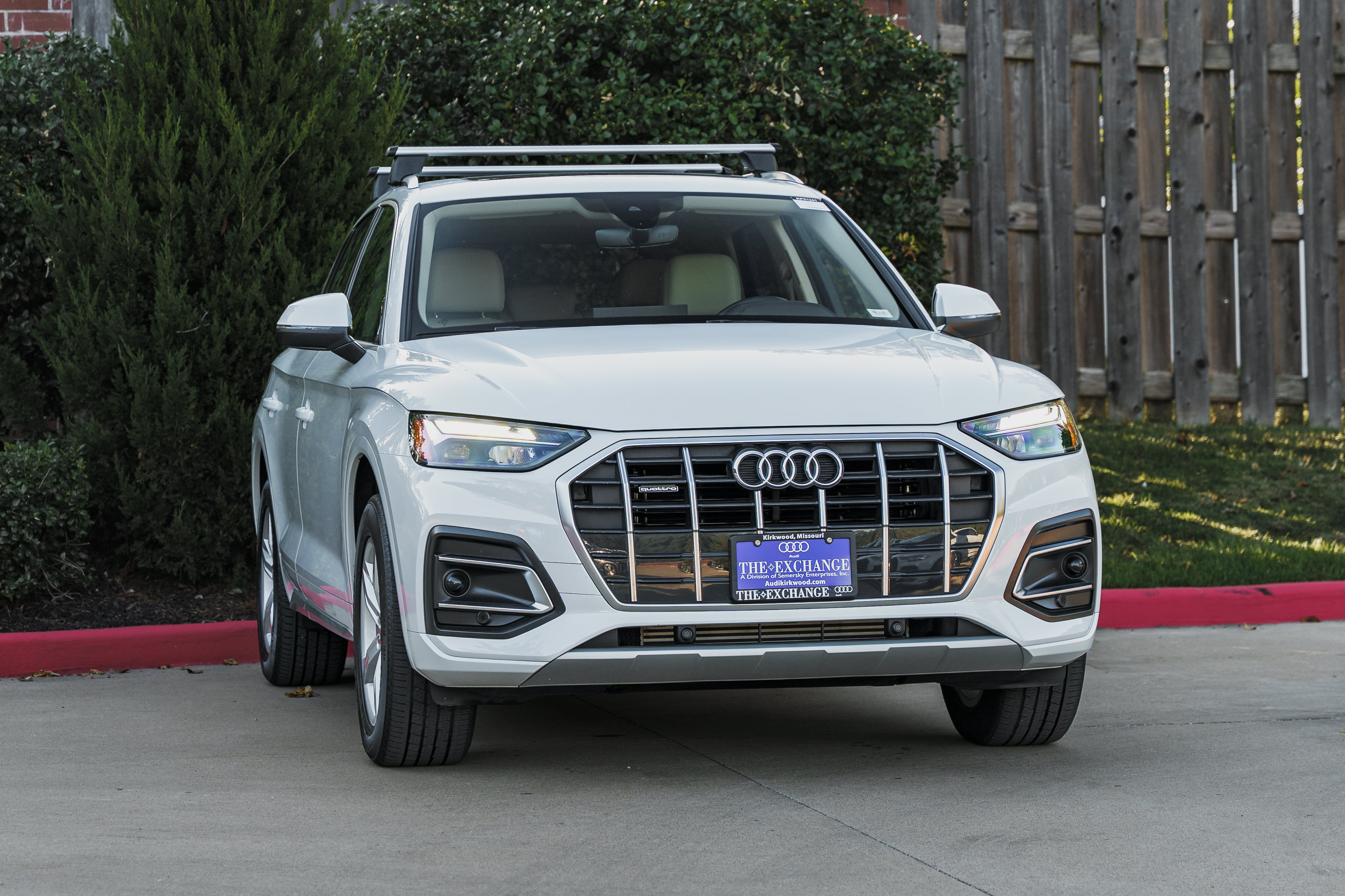 Used 2024 Audi Q5 2.0T Premium w/ Convenience Package AWD/4WD image 2