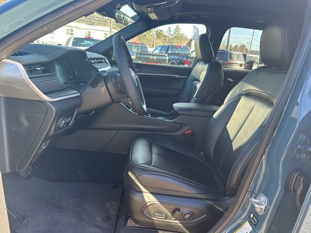 New 2026 Jeep Grand Cherokee Limited w/ Limited Altitude Package AWD/4WD image 9