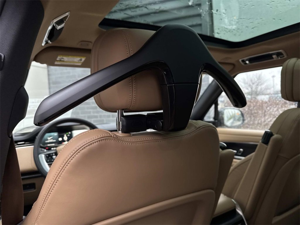 New 2025 Land Rover Range Rover SE image 16