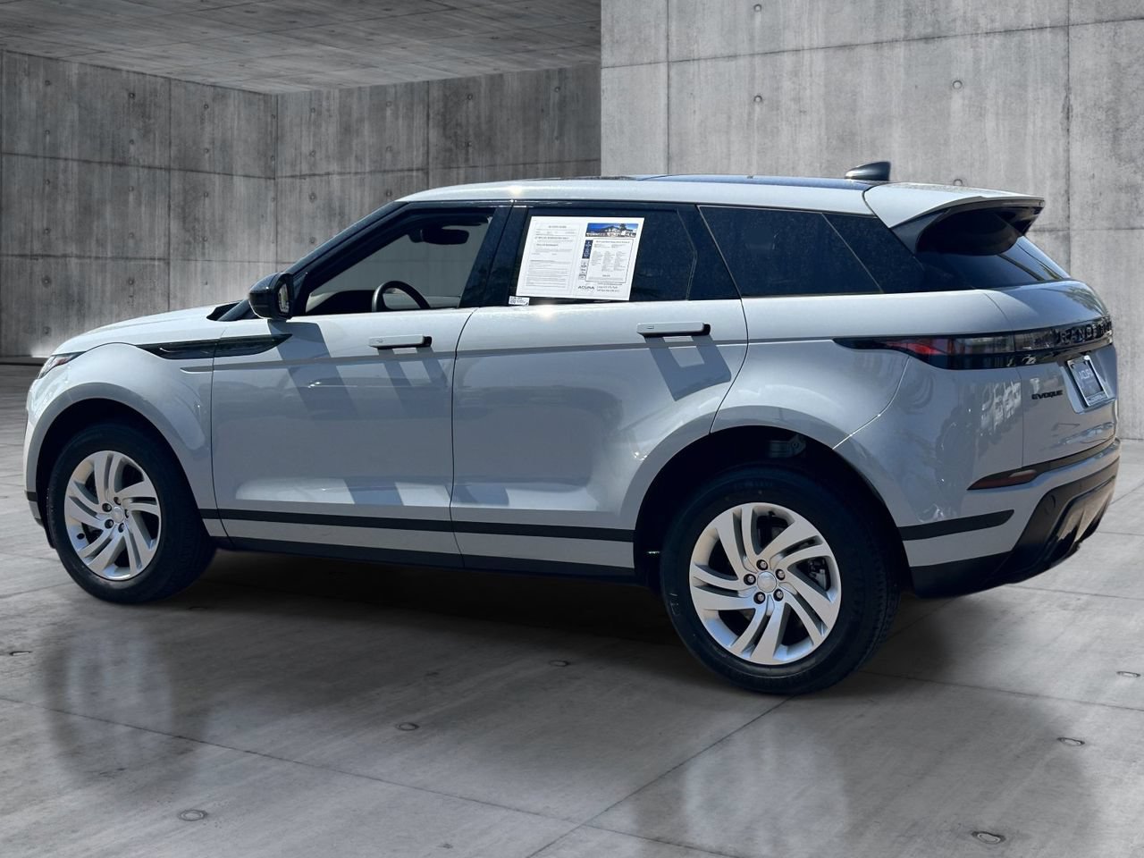 Used 2024 Land Rover Range Rover Evoque S AWD/4WD image 3