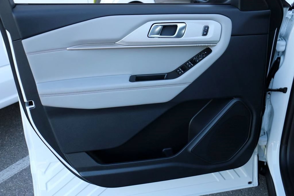 New 2026 Ford Explorer Active w/ Active Comfort Package RWD image 13