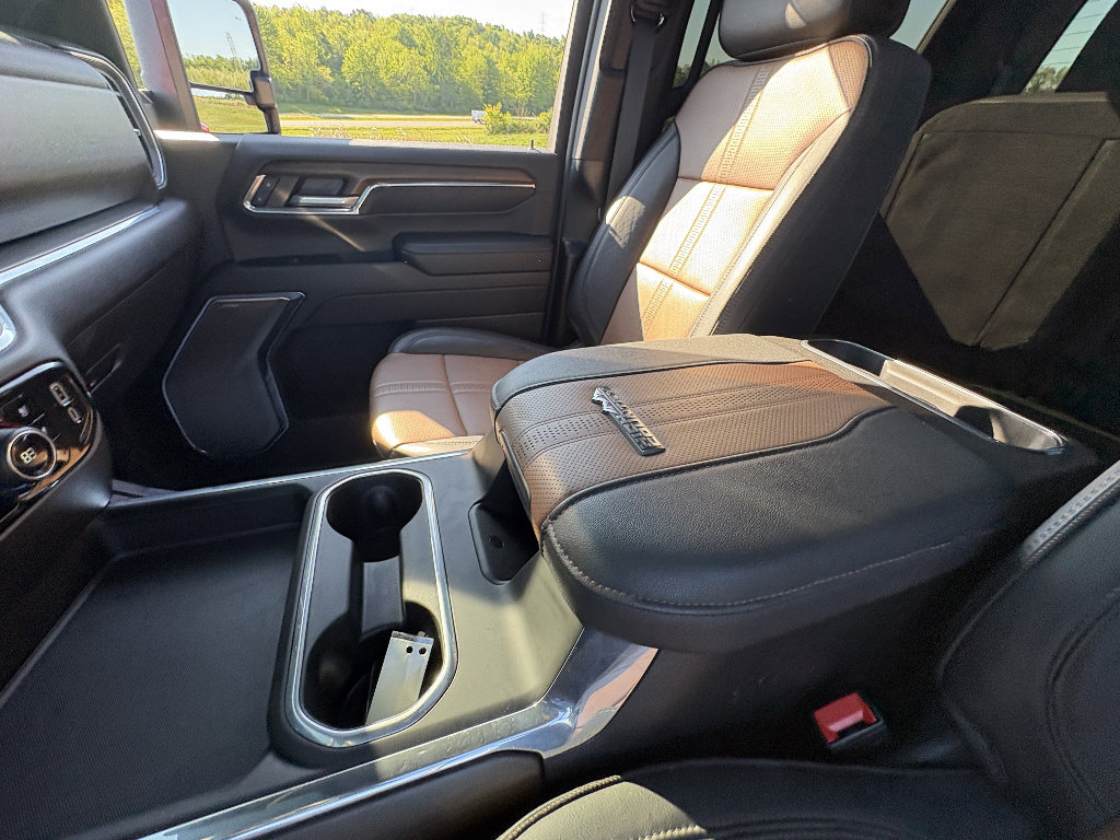 Used 2024 Chevrolet Silverado 3500 High Country w/ High Country Premium Package AWD/4WD image 35