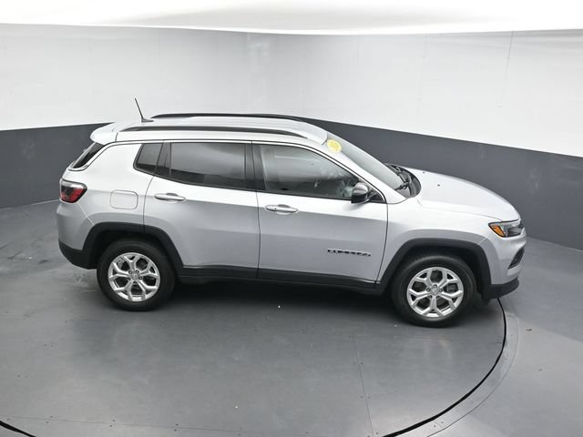 Used 2024 Jeep Compass Latitude AWD/4WD image 22
