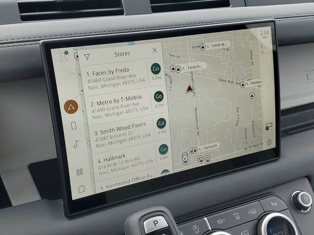 Used 2025 Land Rover Defender 130 X-Dynamic SE image 24