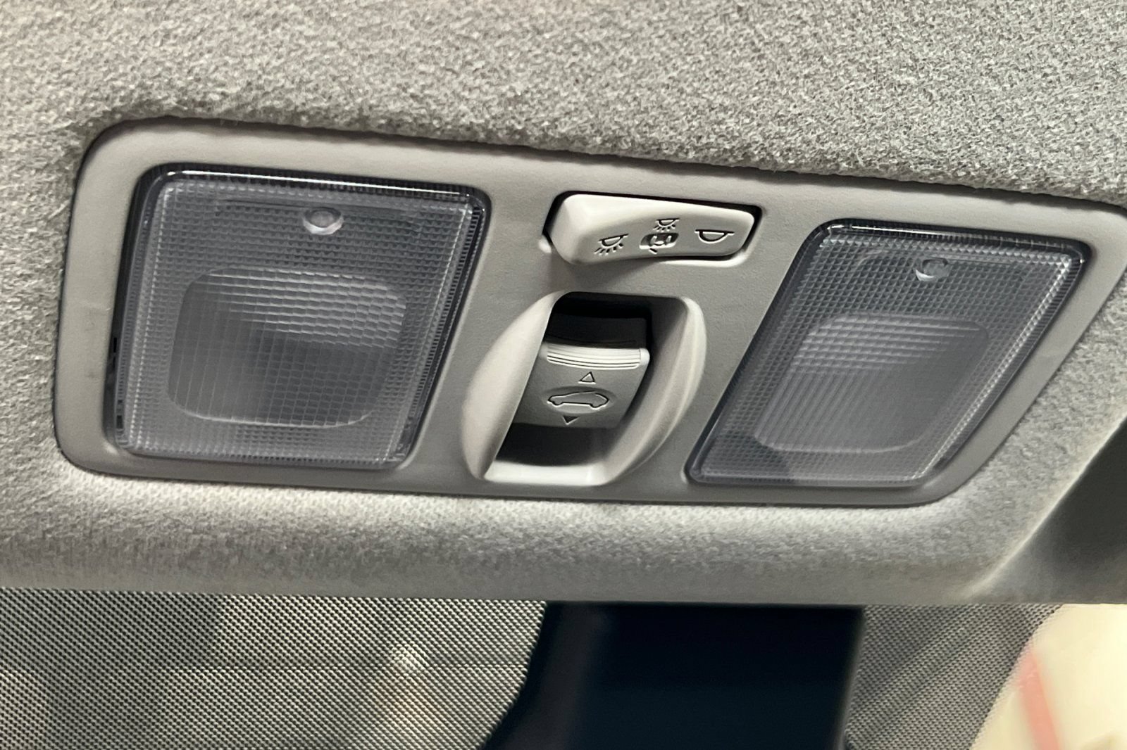 Used 2025 Hyundai Venue SEL FWD image 23