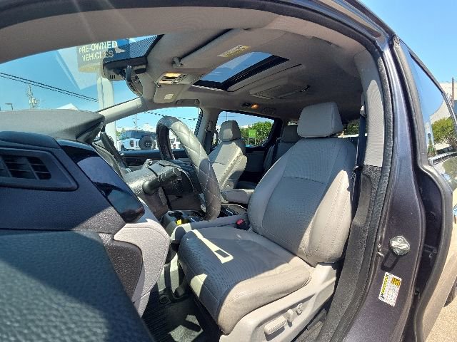 Used 2018 Honda Odyssey Elite image 16