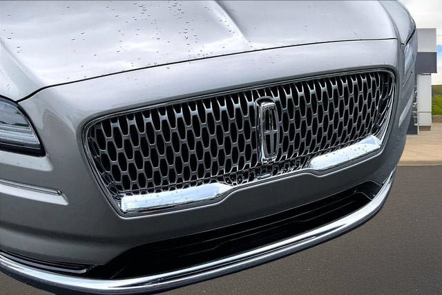 Used 2023 Lincoln Nautilus Reserve AWD/4WD image 28