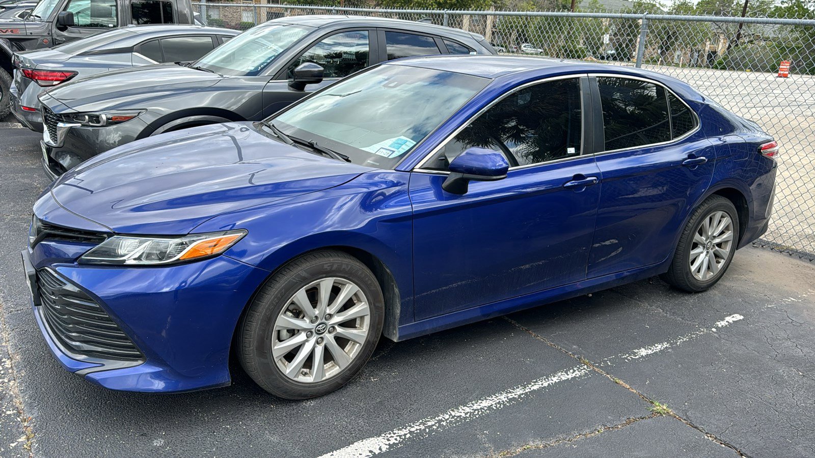 Used 2018 Toyota Camry LE FWD image 7