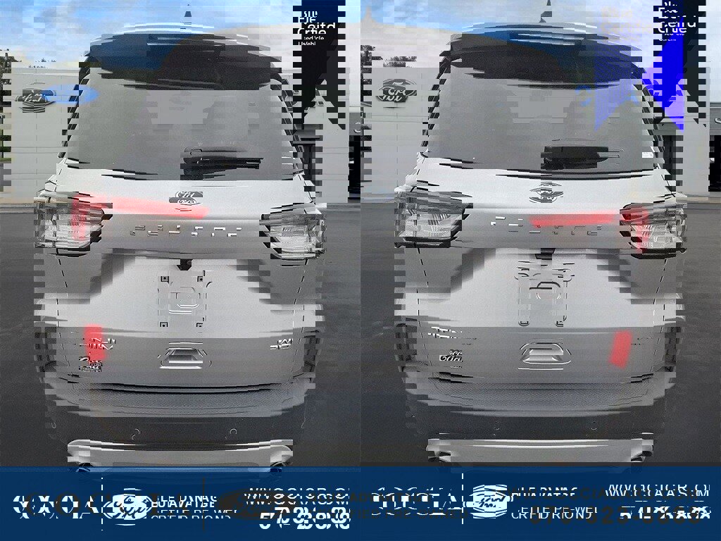 Certified 2022 Ford Escape Titanium image 5