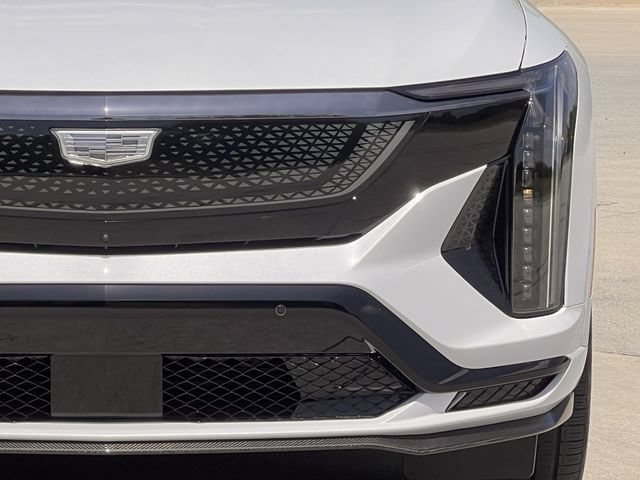 New 2026 Cadillac Optiq V w/ Carbon Fiber Package AWD/4WD image 9