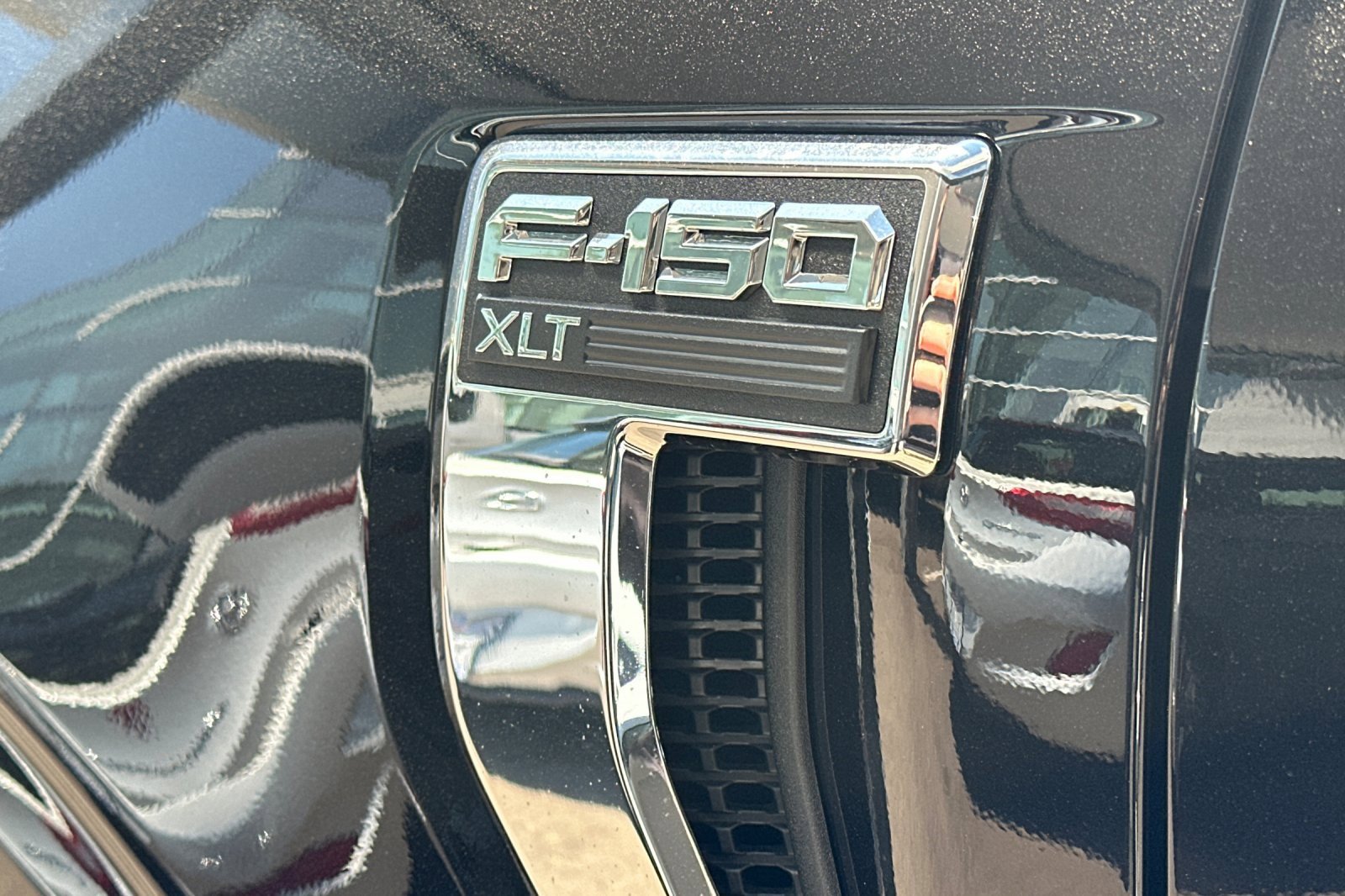 New 2025 Ford F150 XLT w/ Equipment Group 302A MID image 25