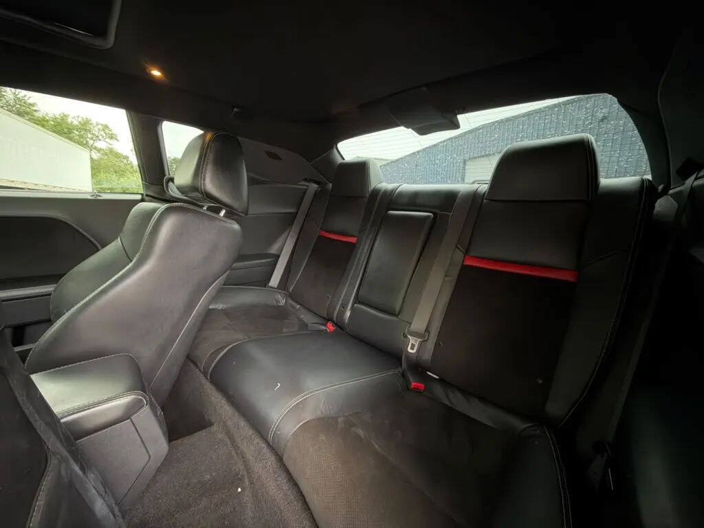 Used 2012 Dodge Challenger SRT8 RWD image 18