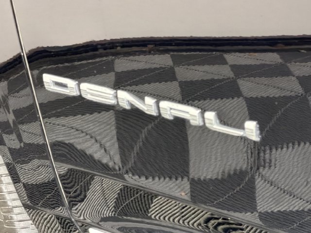 Used 2022 GMC Yukon Denali RWD image 29