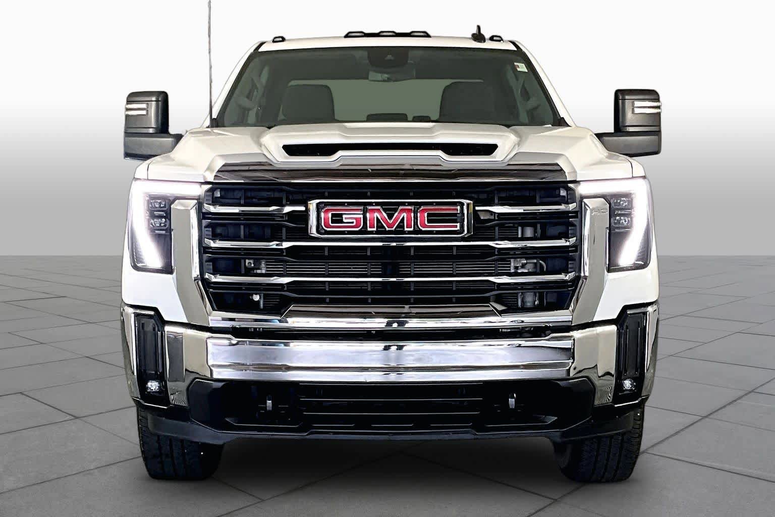 Certified 2025 GMC Sierra 3500 SLE w/ SLE Value Package AWD/4WD image 4