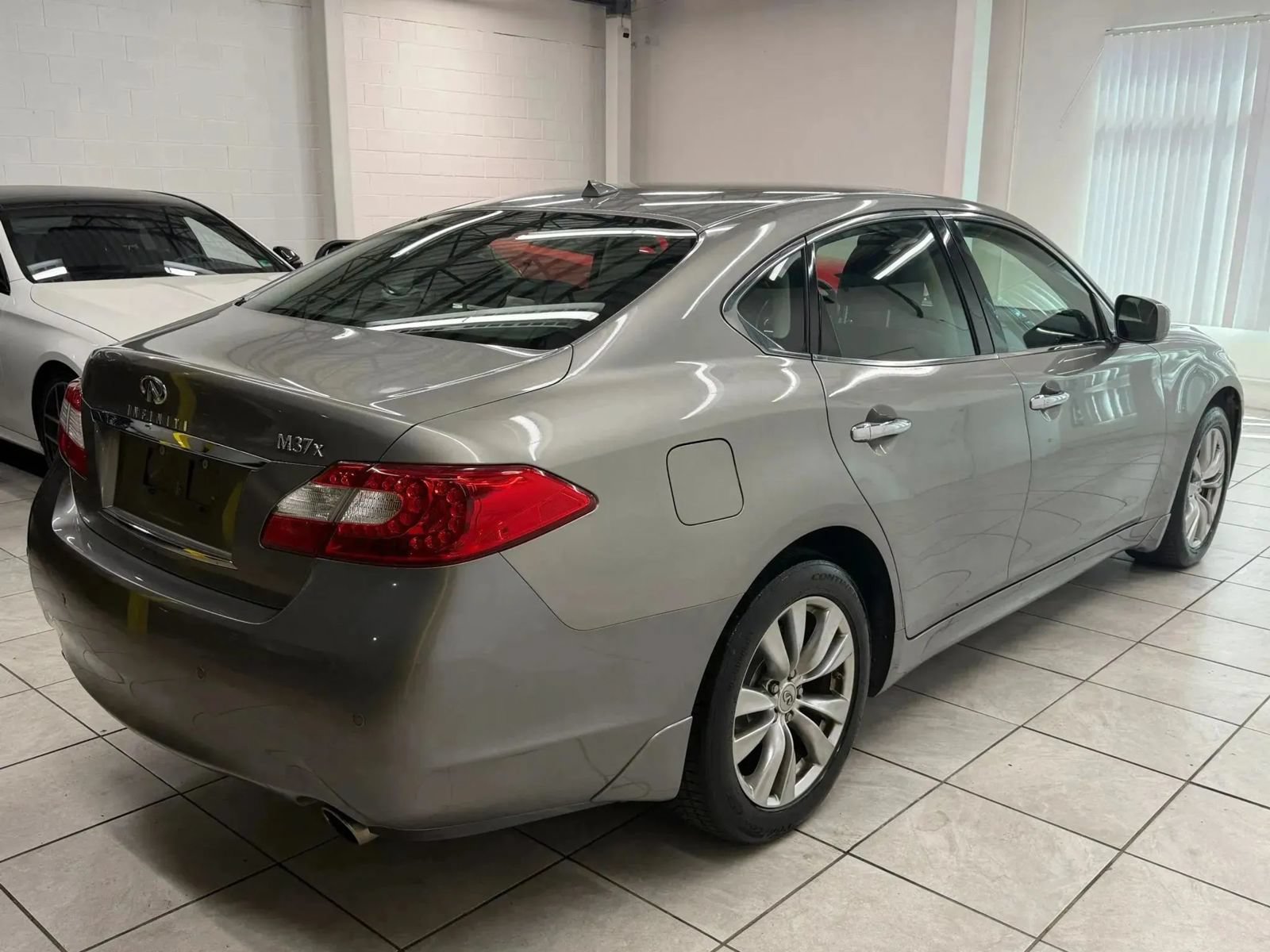 Used 2013 INFINITI M37 x w/ Premium Pkg AWD/4WD image 9
