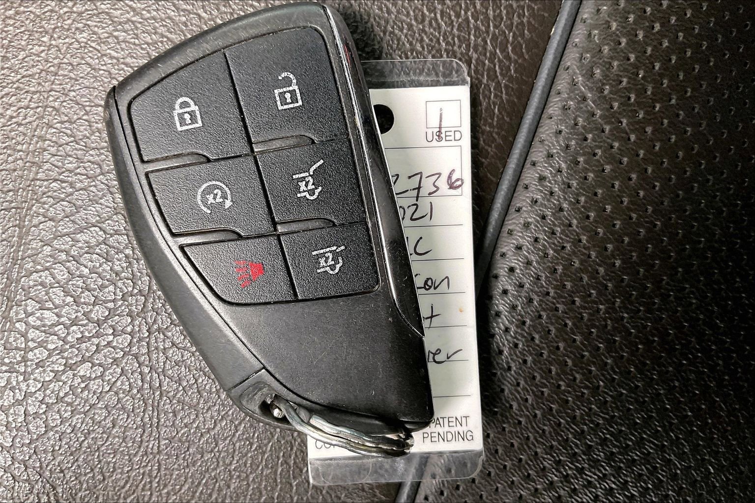 Used 2021 GMC Yukon Denali w/ Denali Premium Package image 25