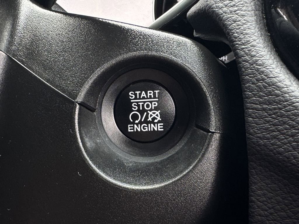 Used 2018 Jeep Compass Limited AWD/4WD image 21
