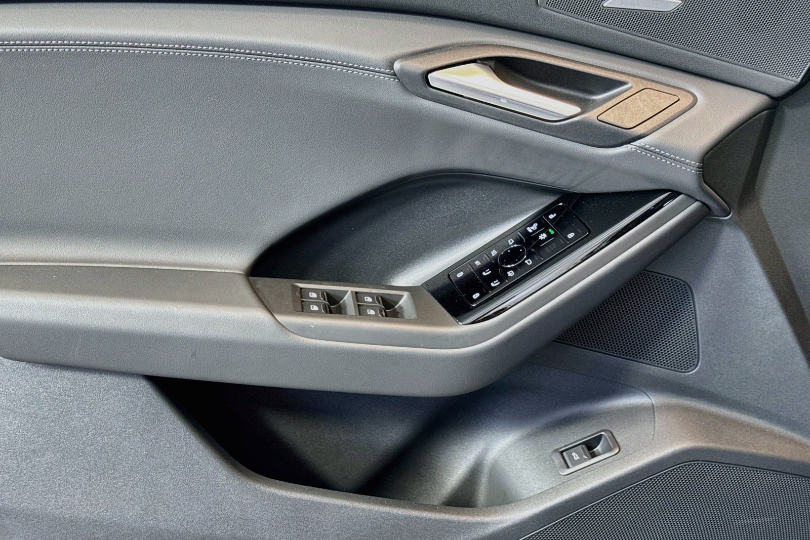 New 2027 Audi Q6 e-tron Premium Plus AWD/4WD image 15