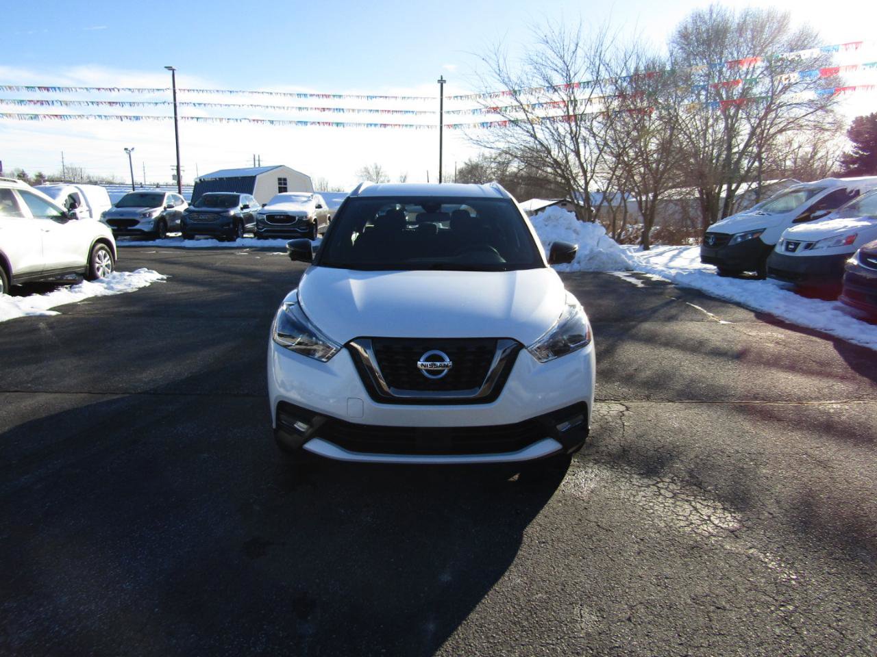 Used 2020 Nissan Kicks SR image 2