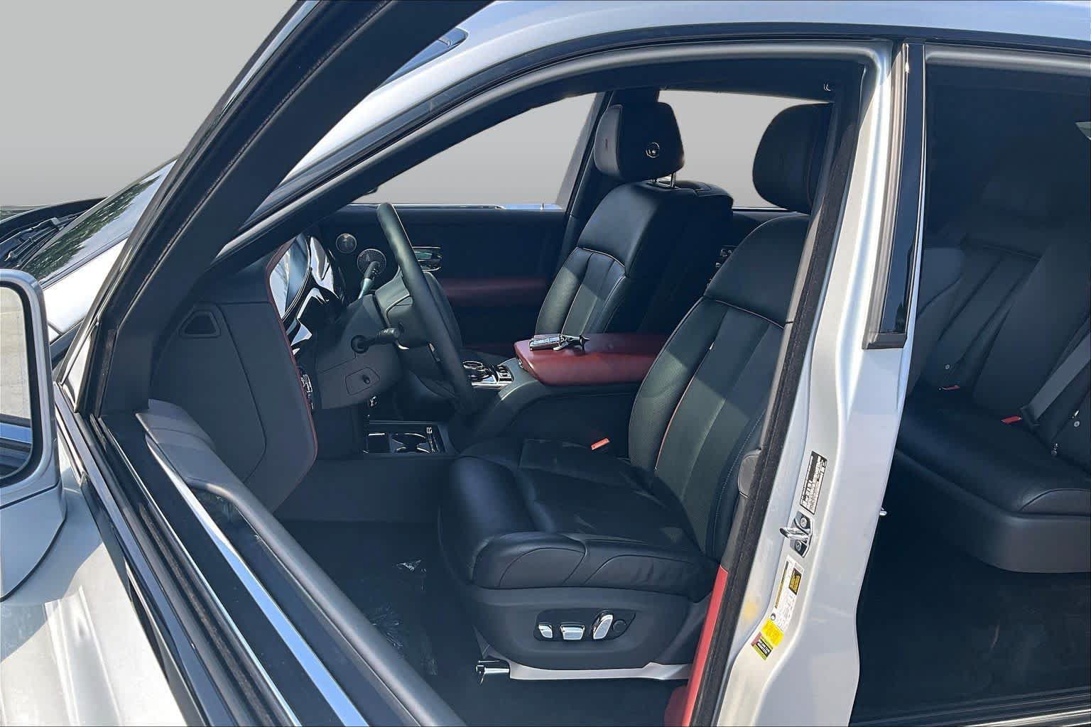 Used 2024 Rolls-Royce Phantom Sedan RWD image 8