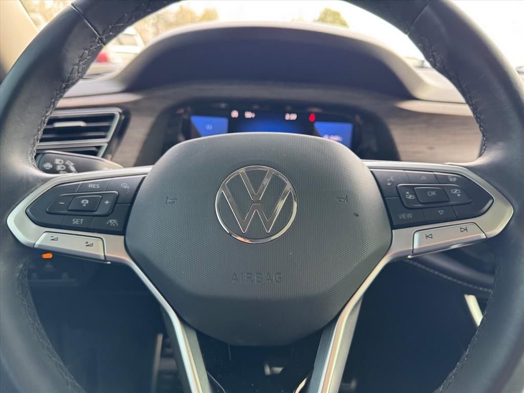 Used 2024 Volkswagen Atlas SEL Premium R-Line image 17