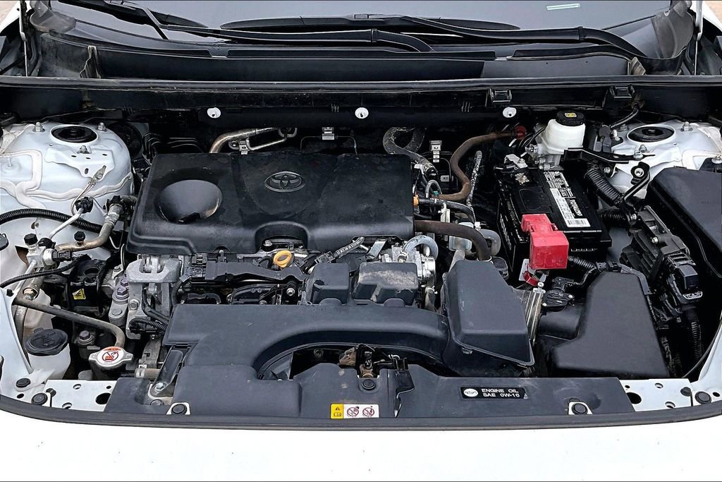 Used 2022 Toyota RAV4 LE image 12