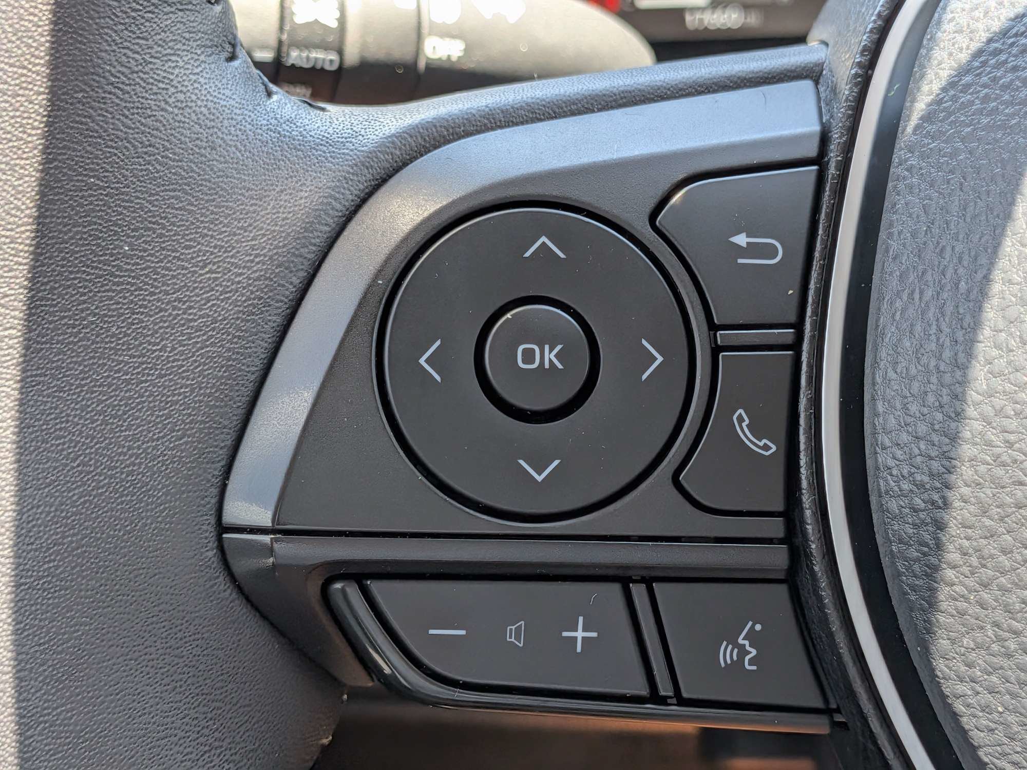 Used 2025 Toyota RAV4 Limited w/ Weather Package FWD image 34
