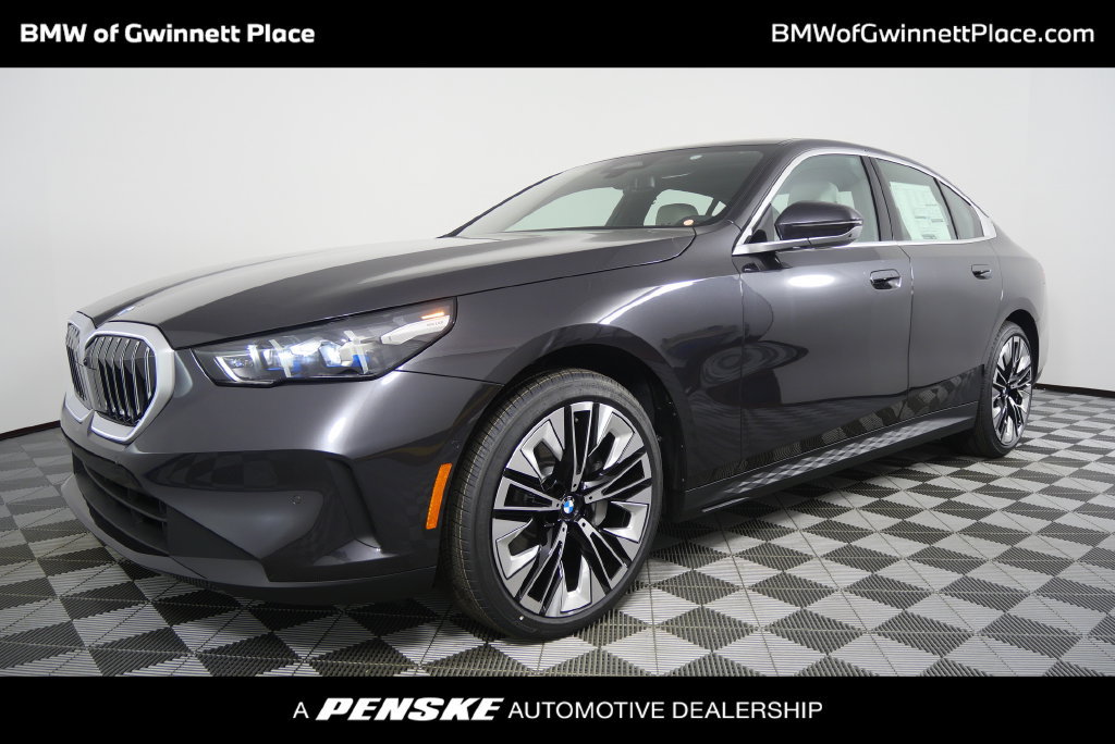 Used 2026 BMW 530i RWD image 1