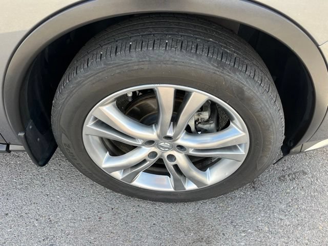 Used 2017 Nissan Murano SV w/ Cargo Package AWD/4WD image 16