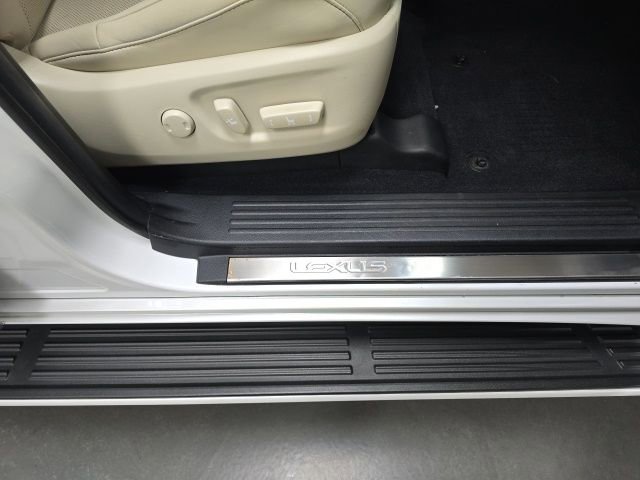 Used 2023 Lexus GX 460 Premium w/ Premium Package image 6