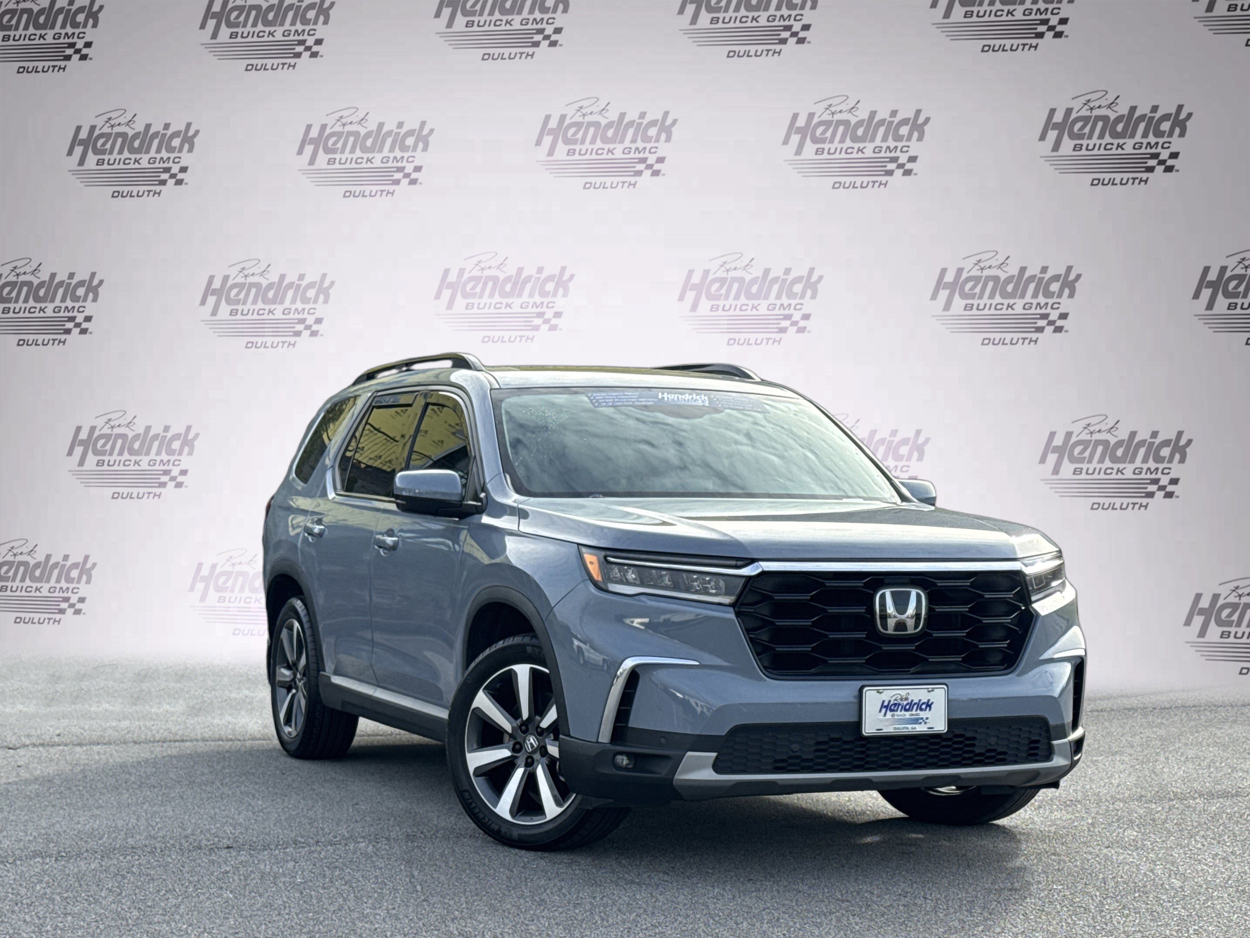 Used 2025 Honda Pilot Touring video 2