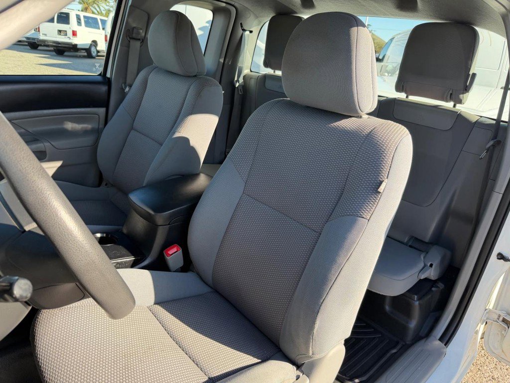 Used 2013 Toyota Tacoma 2WD Access Cab image 18
