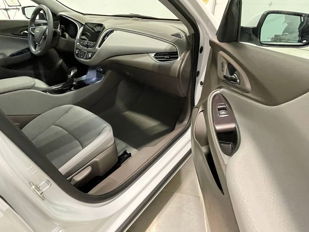 Used 2024 Chevrolet Malibu LS w/ Driver Confidence Package image 24