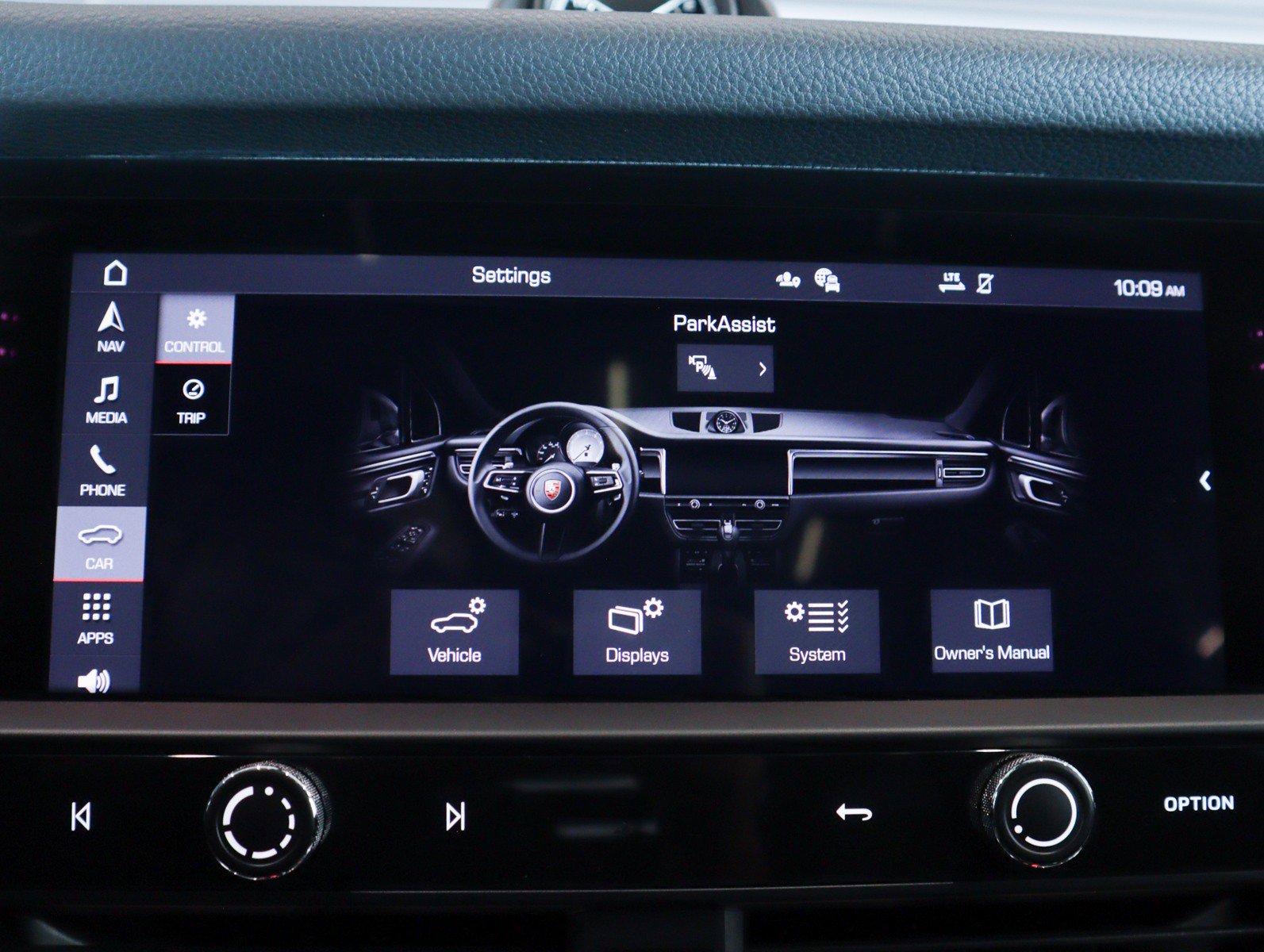 Certified 2022 Porsche Macan image 20