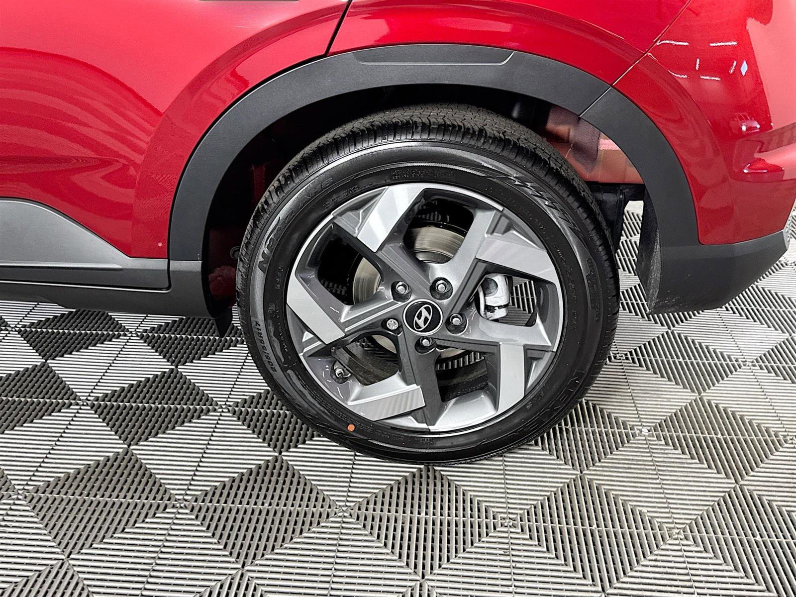 New 2025 Hyundai Venue Limited image 28