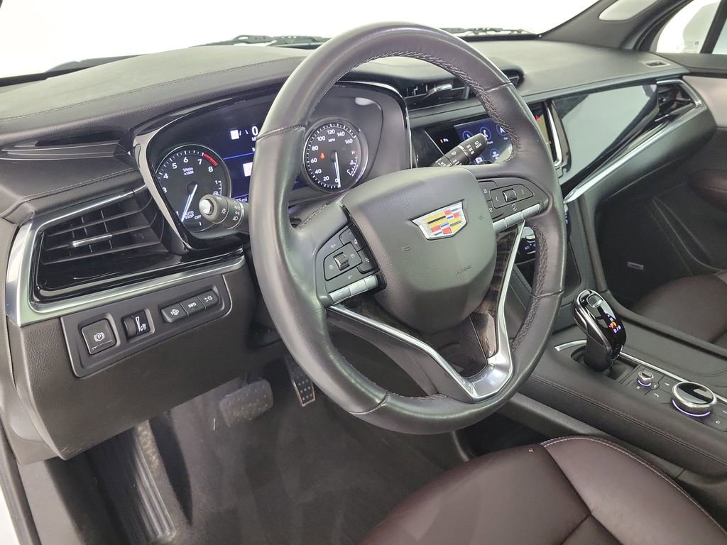 Used 2024 Cadillac XT6 Premium Luxury w/ Technology Package FWD image 19