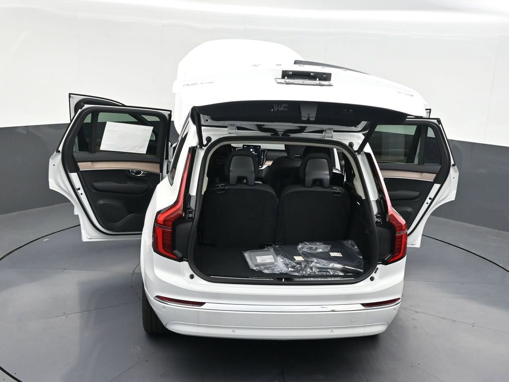 New 2026 Volvo XC90 T8 Core AWD/4WD image 33