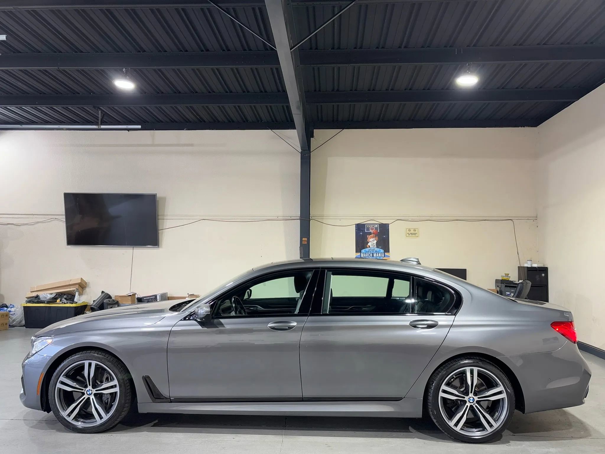Used 2016 BMW 750i image 5