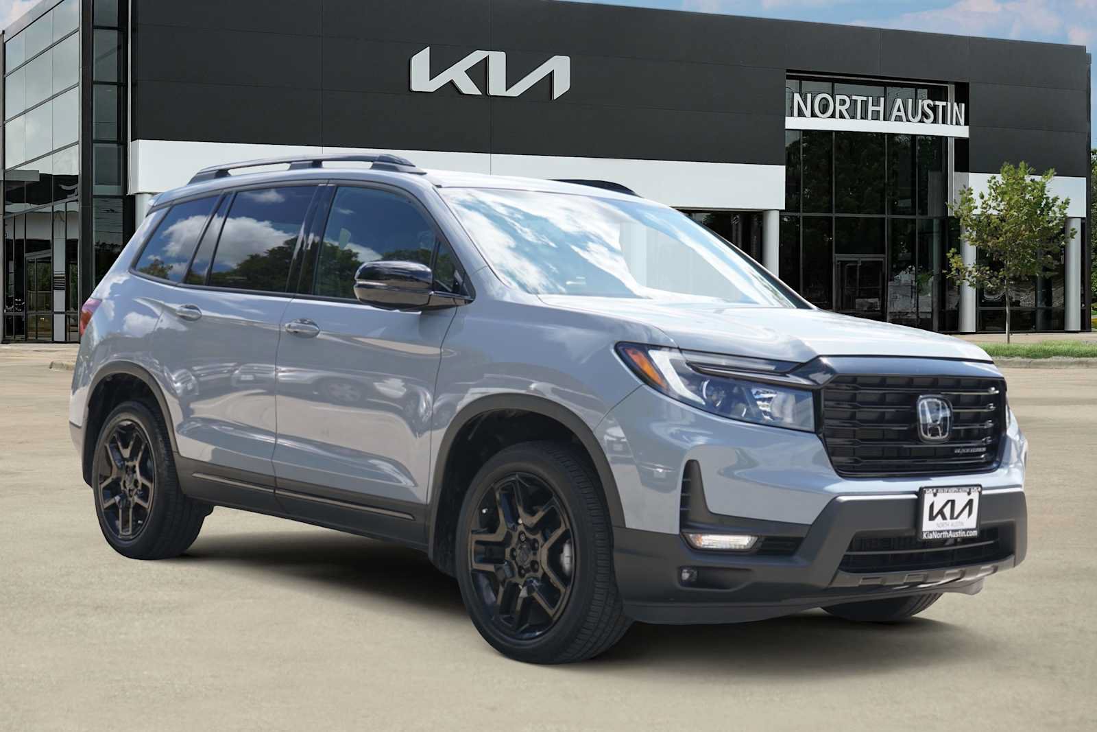 Used 2024 Honda Passport Black Edition image 6