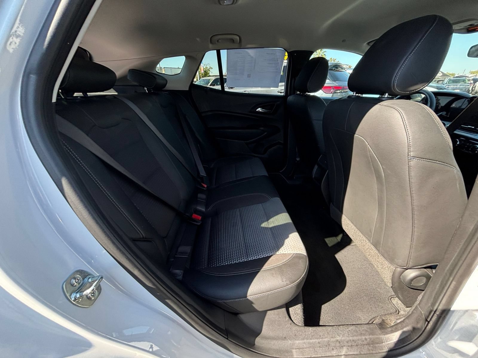Used 2025 Chevrolet Trax LT FWD image 24