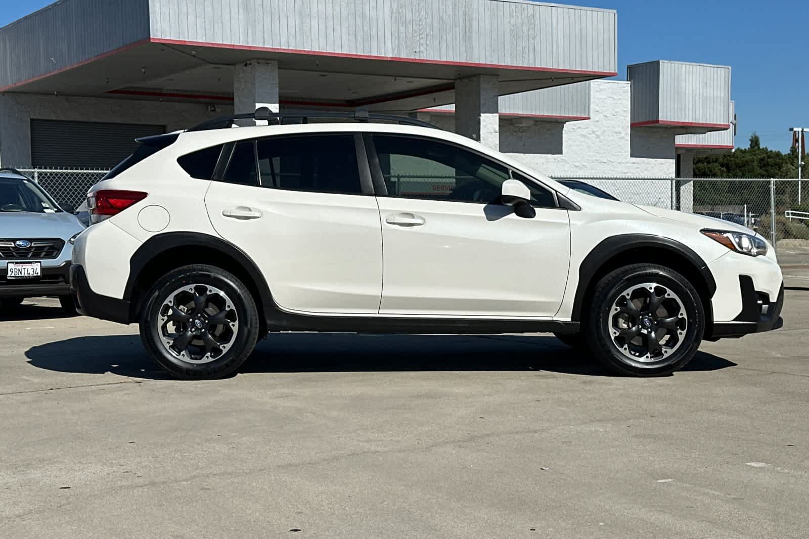 Used 2021 Subaru Crosstrek 2.0i Premium AWD/4WD image 2
