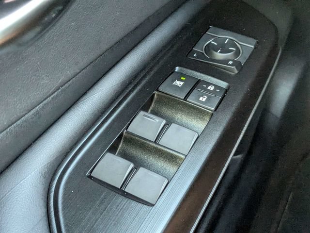 Used 2019 Lexus ES 300h Ultra Luxury w/ Accessory Package 2 FWD image 24