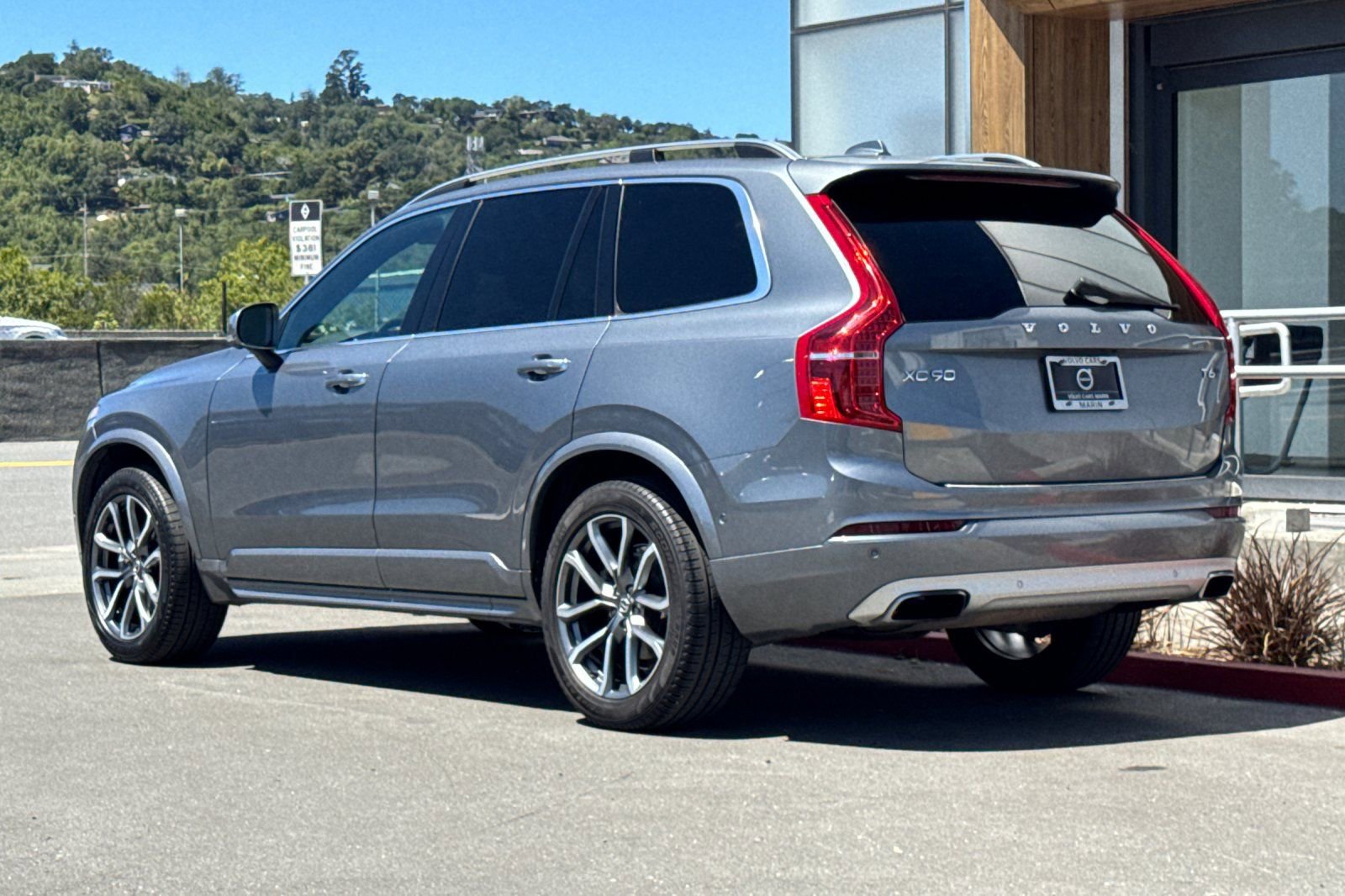 Used 2017 Volvo XC90 T6 Momentum w/ Vision Package AWD/4WD image 6