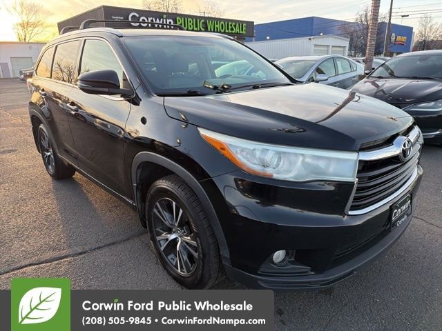 Used 2016 Toyota Highlander XLE image 3