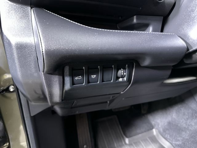 Used 2023 Subaru Ascent Limited AWD/4WD image 18