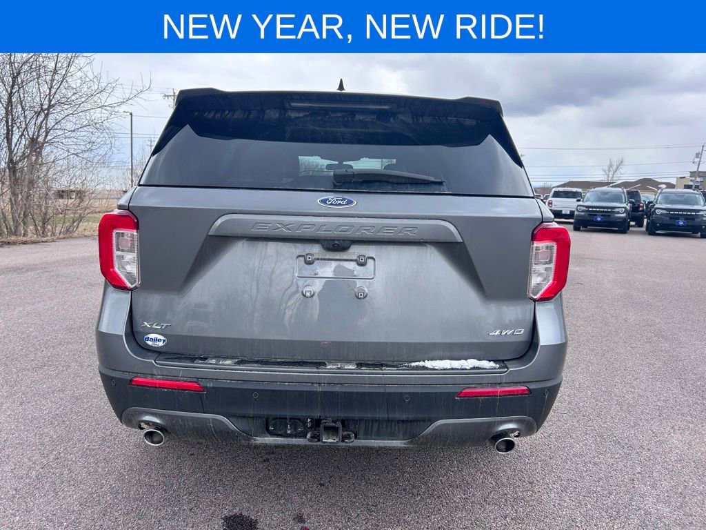 Used 2023 Ford Explorer XLT w/ Equipment Group 202A image 5