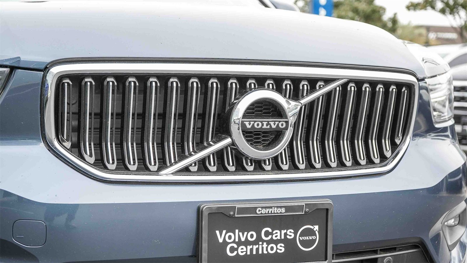 Used 2019 Volvo XC40 T4 Inscription image 5