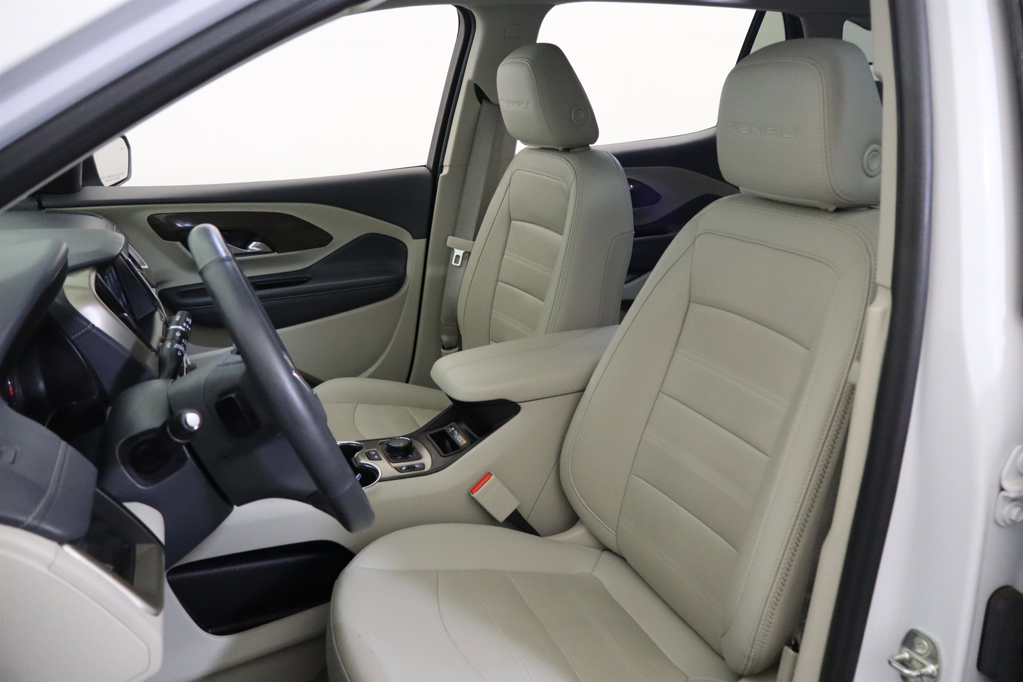 Used 2023 GMC Terrain Denali w/ Denali Premium Package image 22