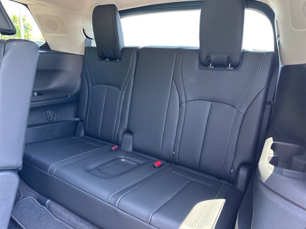 Used 2027 INFINITI QX60 Luxe w/ Cargo Package AWD/4WD image 29