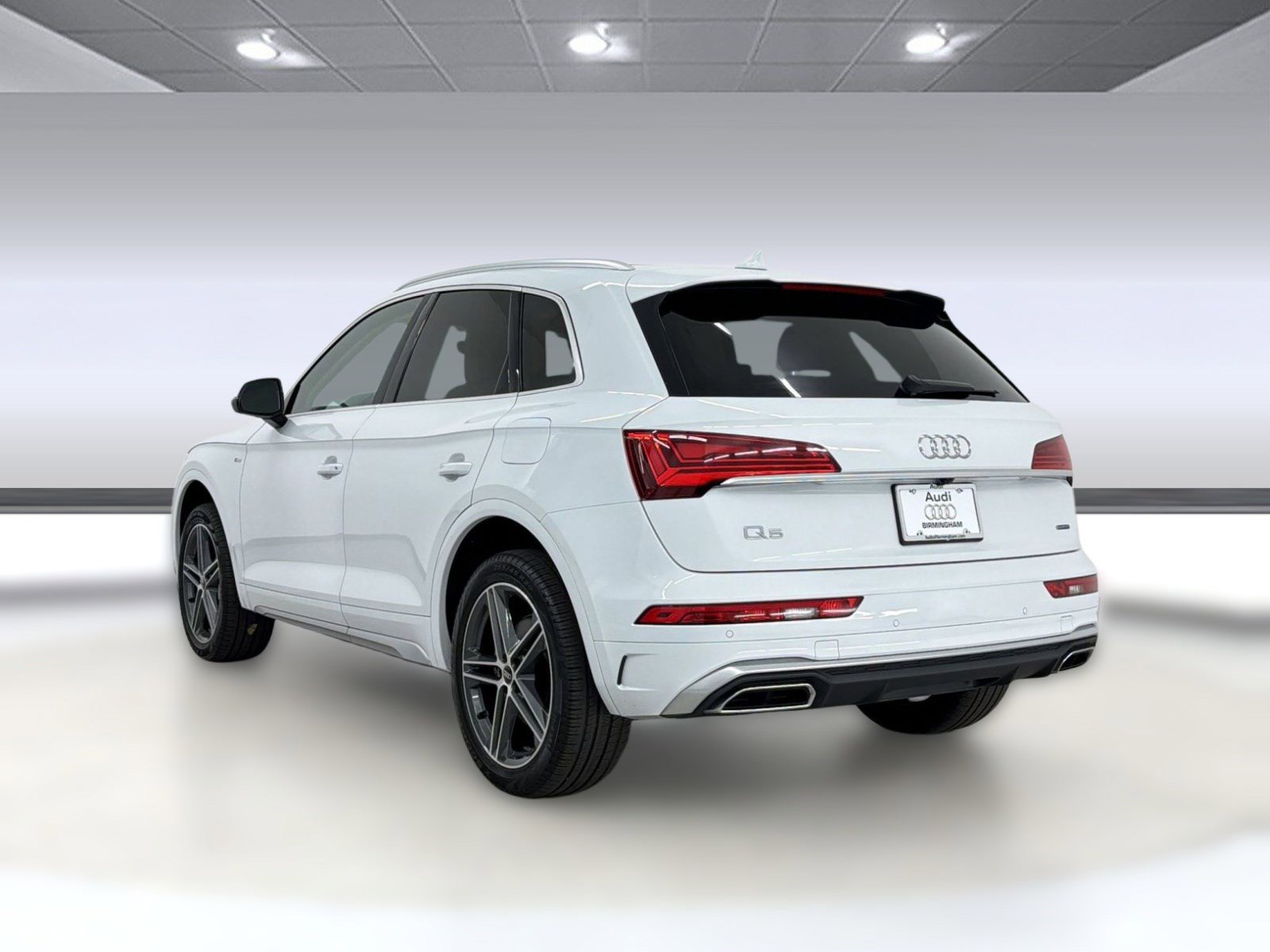 Used 2023 Audi Q5 e Premium Plus w/ Premium Plus Package AWD/4WD image 3